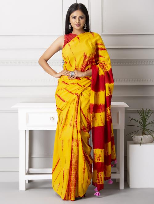 yellow tie & dye printed saree with blouse - 20313903 - Very Small Image - 1