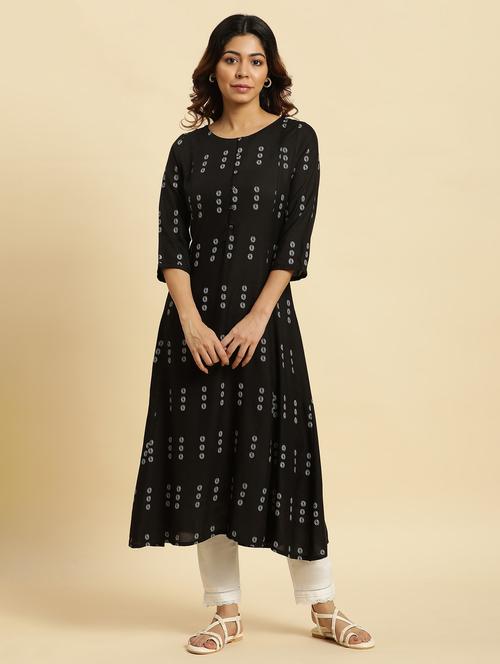 black floral print rayon a-line kurta - 20344240 - Very Small Image - 1
