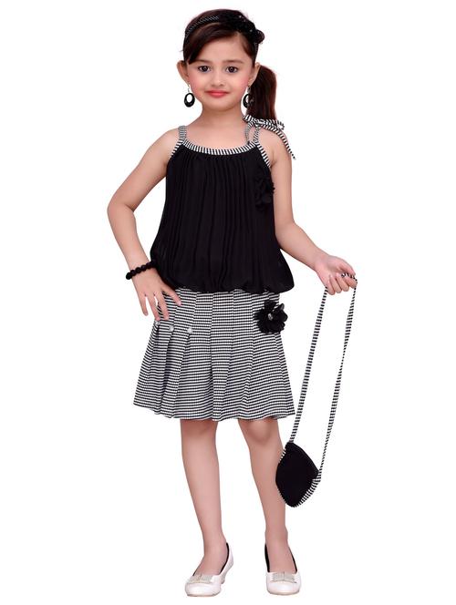girls square neck sleeveless frock - 20362624 - Very Small Image - 1