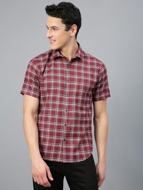 men maroon checkered short sleeves casual shirt - 20364608 - Very Small Image - 1