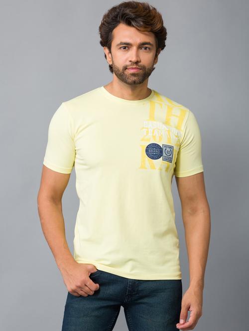 yellow typographic print short sleeves t-shirt - 20376465 - Very Small Image - 1