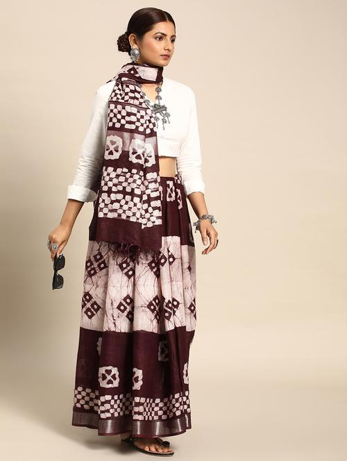 women's batik burgundy colored saree with blouse - 20406185 - Very Small Image - 1