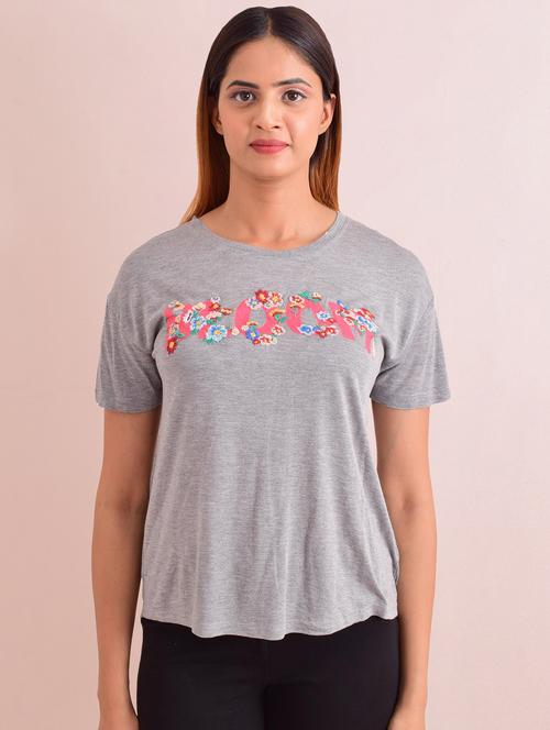 women's chest print round neck t-shirt - 20469151 - Very Small Image - 1