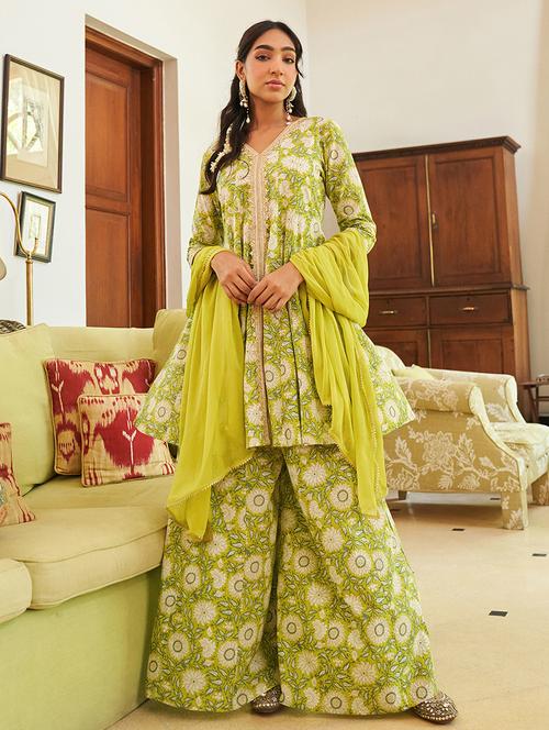 floral printed suit set - 20474372 - Very Small Image - 1
