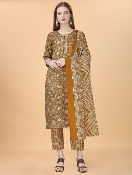 women three quarter sleeve kurta pant with dupatta set - 20490585 - Very Small Image - 1