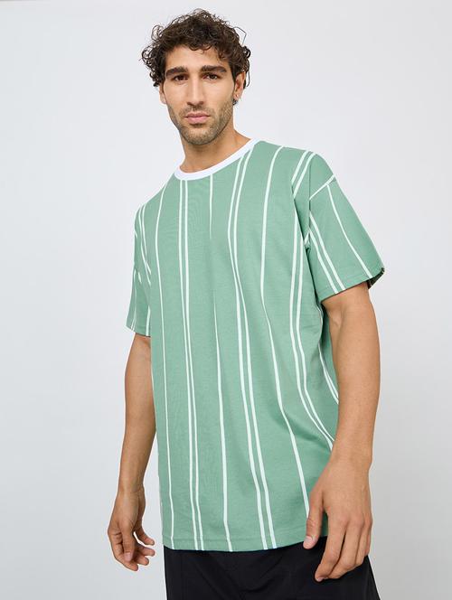 men green cotton oversized t-shirt - 20508094 - Very Small Image - 1
