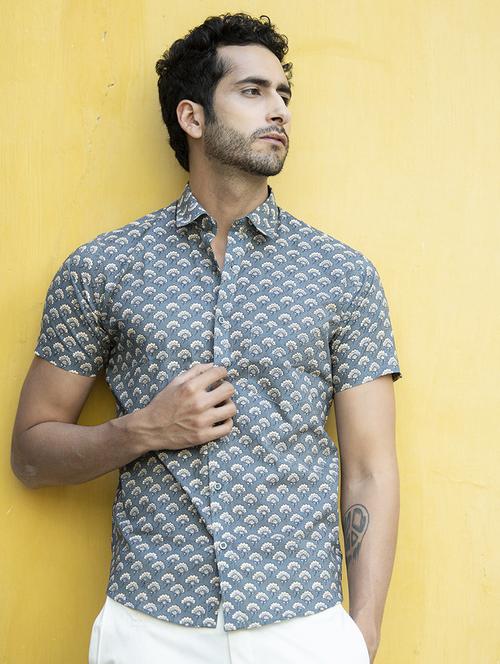 men short sleeve collared casual shirt - 20606968 - Very Small Image - 1