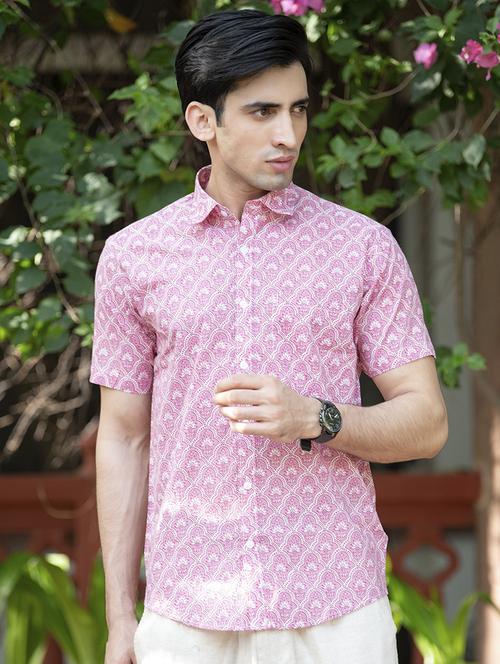 men pink printed casual shirt - 20606969 - Very Small Image - 1