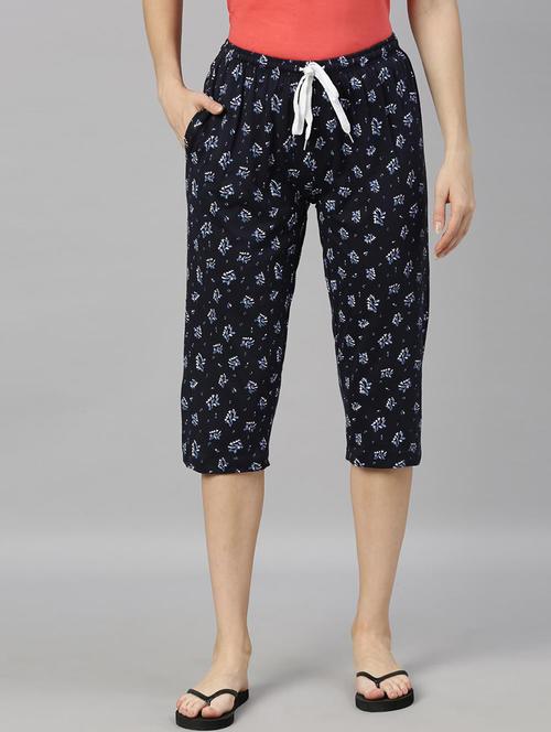 women black printed capri - 20647210 - Very Small Image - 1
