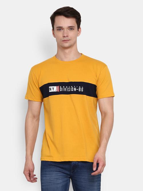 men round neck chest print t-shirt - 20672237 - Very Small Image - 1