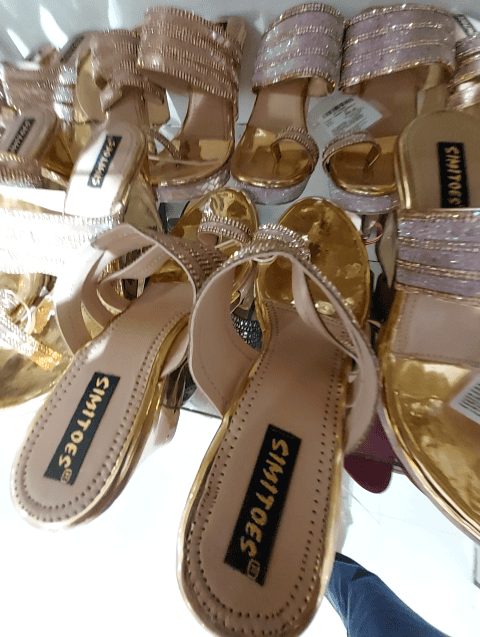 assorted pu (polyurethane) flip flops - 20716147 - Very Small Image - 1