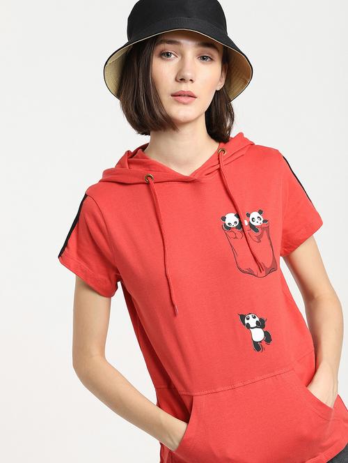 red placement print hooded t-shirt - 20720922 - Very Small Image - 1