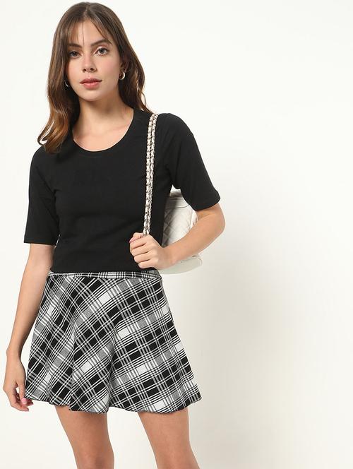 women round neck plain t-shirt - 20721239 - Very Small Image - 1
