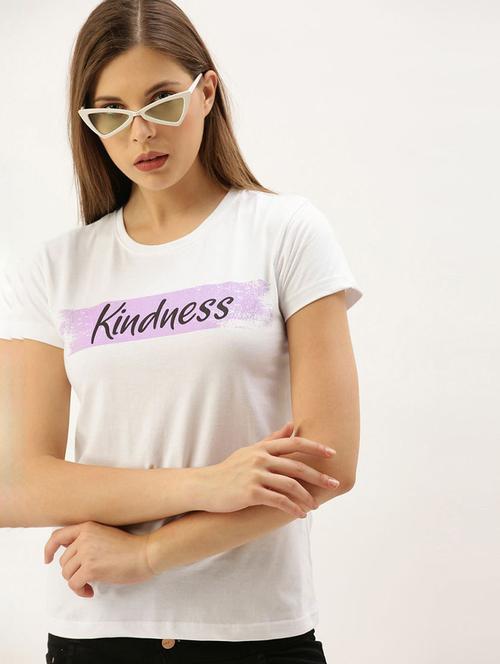 women round neck chest print t-shirt - 20721246 - Very Small Image - 1