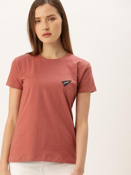 pink patch detailed round neck t-shirt - 20721462 - Very Small Image - 1