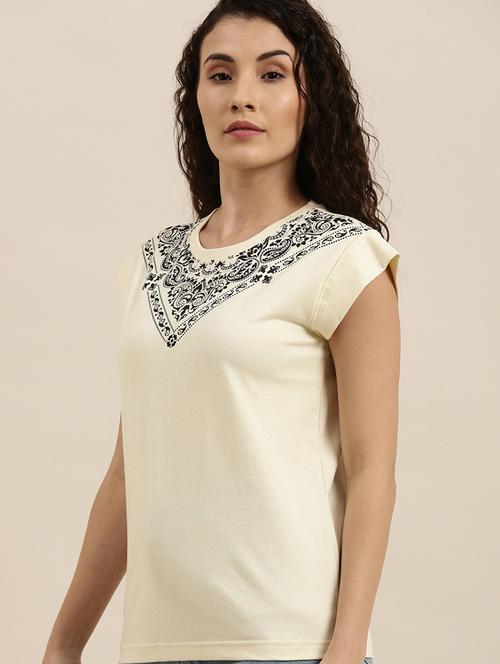 women round neck placement print t-shirt - 20721814 - Very Small Image - 1