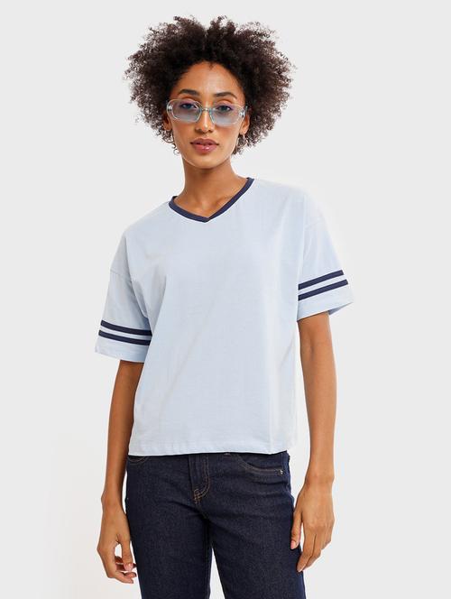 purist blue striped detailed v-neck crop t-shirt - 20722998 - Very Small Image - 1