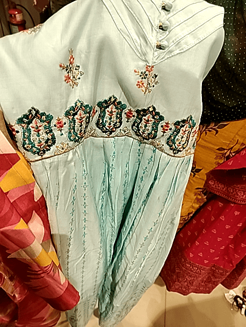 assorted poly viscose kurta - 20724864 - Very Small Image - 1