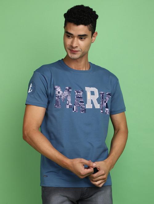 men round neck chest print t-shirt - 20725069 - Very Small Image - 1