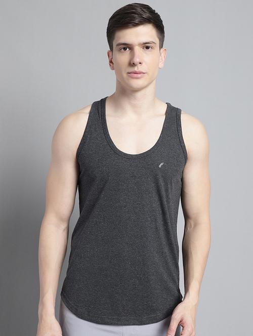 man solid sleeveless vest - 20727159 - Very Small Image - 1