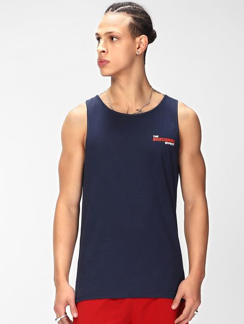 man graphic sleeveless vest - 20745190 - Very Small Image - 1