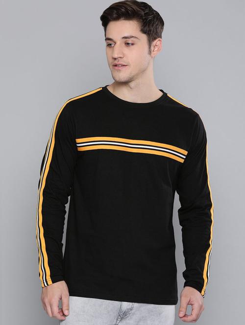 men black round neck t-shirt - 20746775 - Very Small Image - 1