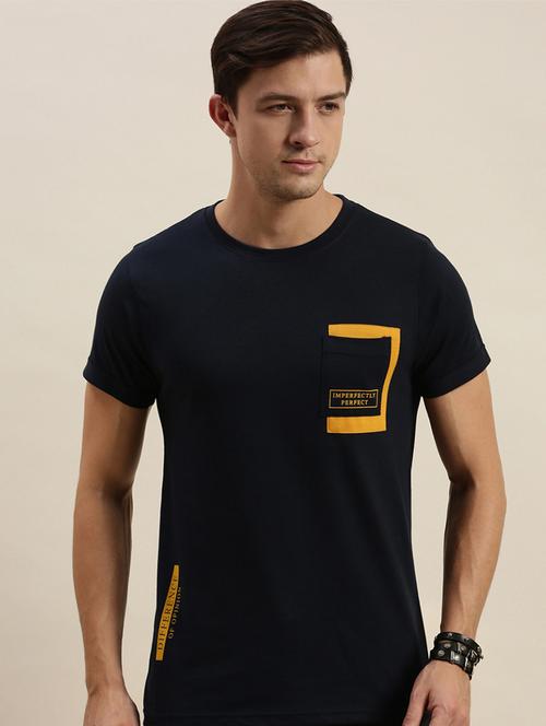 men black round neck t-shirt - 20746876 - Very Small Image - 1