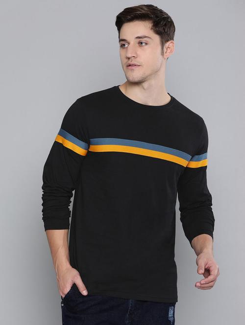 men black round neck t-shirt - 20747398 - Very Small Image - 1