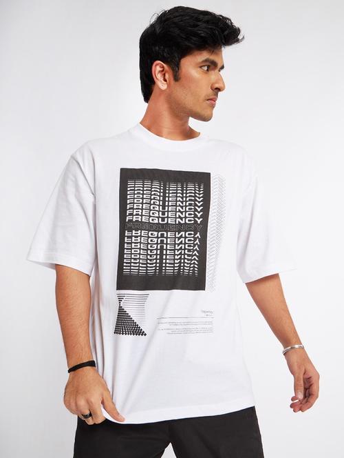 round neck chest printed t-shirt - 20754067 - Very Small Image - 1