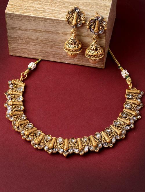 gold metal necklace and earring - 20766578 - Very Small Image - 1