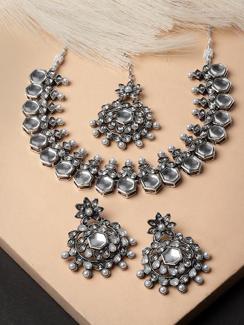 silver-plated kundan stone-studded & pearl oxidised jewellery set - 20766859 - Very Small Image - 1