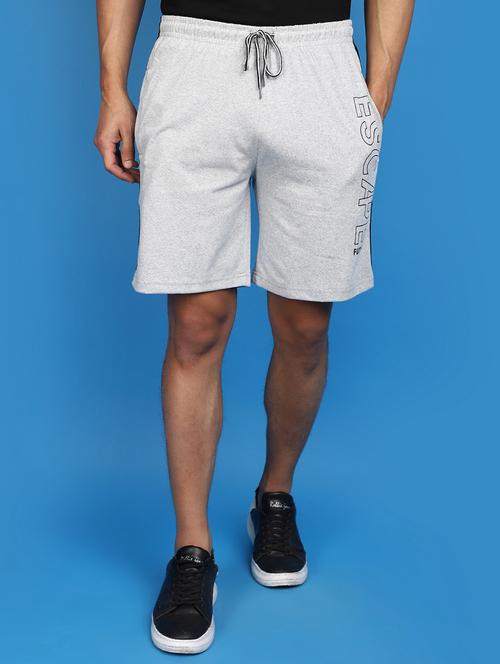 men mid rise placement printed shorts - 20809724 - Very Small Image - 1