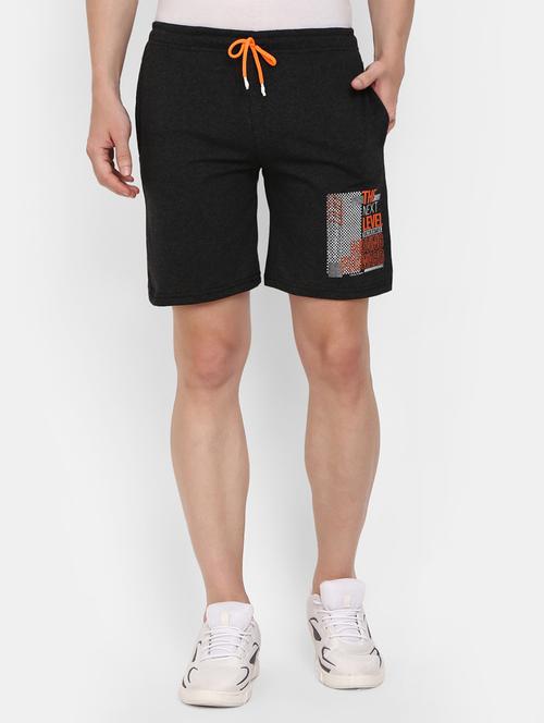 men mid-rise black placement print short - 20812937 - Very Small Image - 1