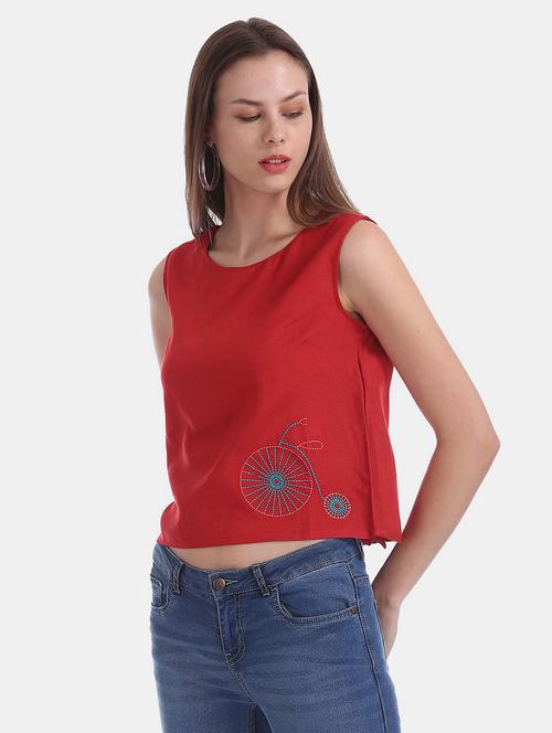 solid red embroidered detailed top - 20813289 - Very Small Image - 1