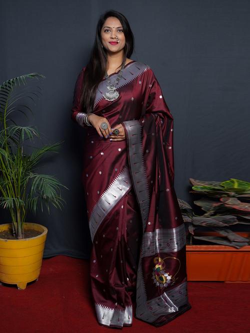 women maroon self design paithani saree with blouse - 20821535 - Very Small Image - 1