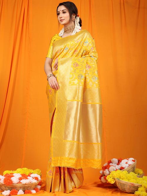 yellow self design kanjivaram saree - 20821799 - Very Small Image - 1