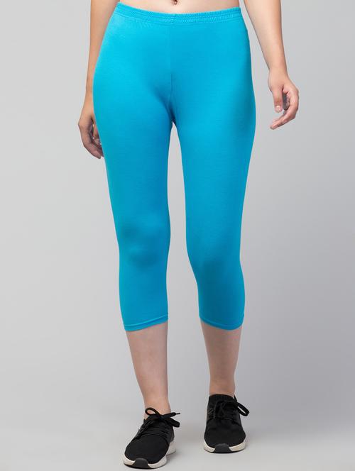 women solid cotton lycra capri - 20838182 - Very Small Image - 1
