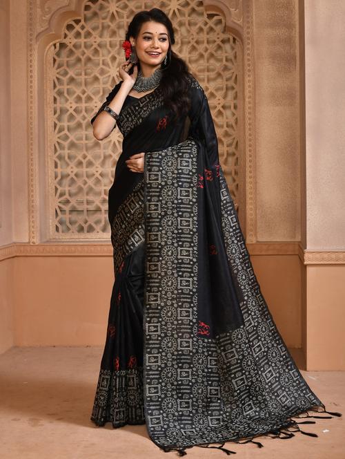 women black warli printed saree with blouse - 20858821 - Very Small Image - 1