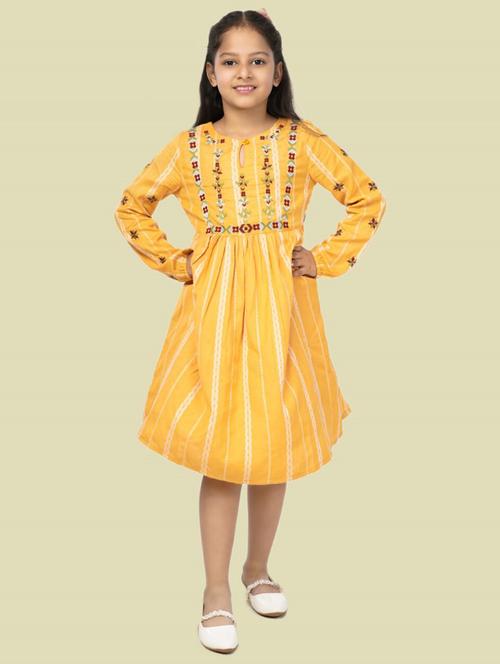 yellow embroidered detailed frock - 20859447 - Very Small Image - 1