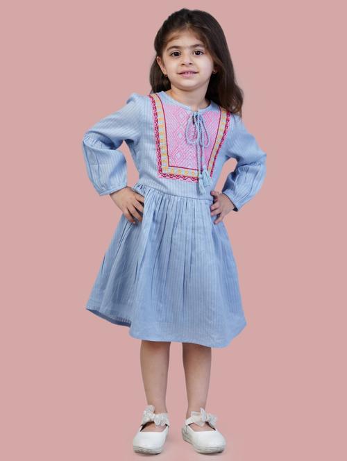 girls embroidered cotton frock - 20859493 - Very Small Image - 1