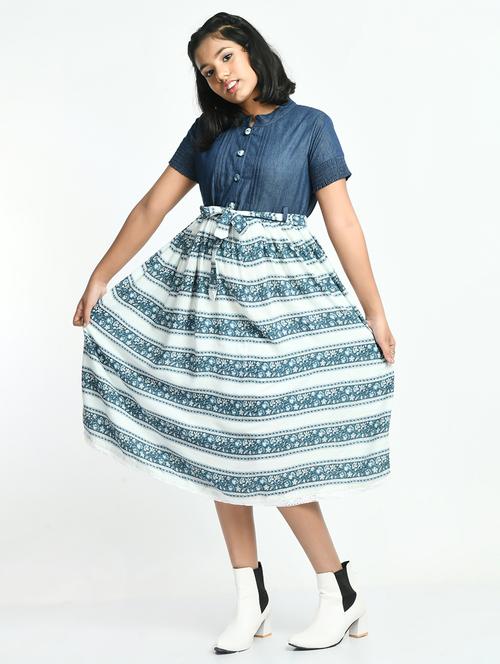 blue & white printed detailed dress - 20859748 - Very Small Image - 1