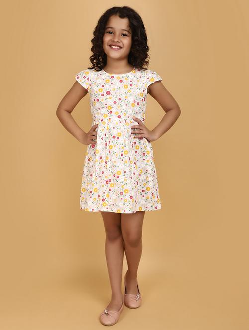 girls round neck printed frock - 20862826 - Very Small Image - 1