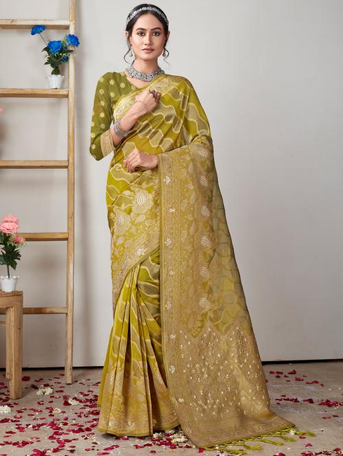 women self design banarasi saree with blouse - 20884555 - Very Small Image - 1