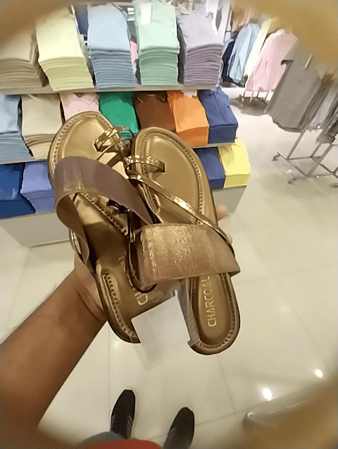 copper pu (polyurethane) flip flops - 20928591 - Very Small Image - 1