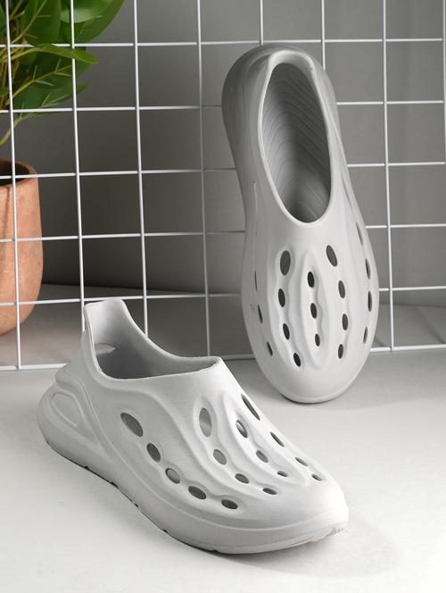 men solid slip on clogs - 20957954 - Very Small Image - 1