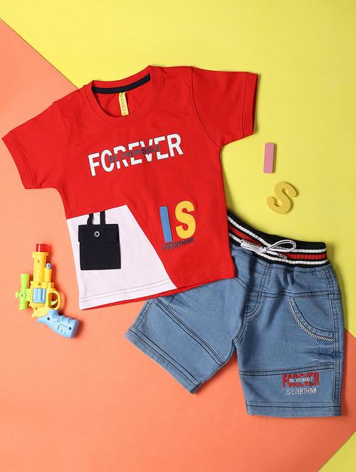 kids round neck typographic printed t-shirt & shorts set - 20958721 - Very Small Image - 1