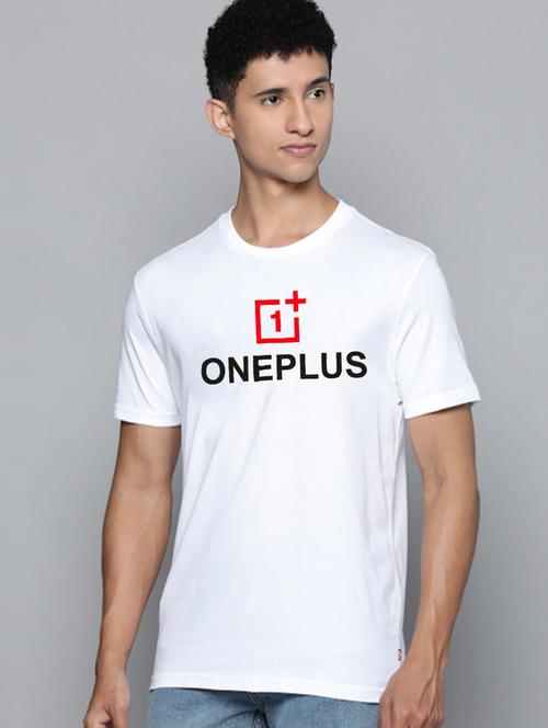 men round neck chest print t-shirt - 20959214 - Very Small Image - 1