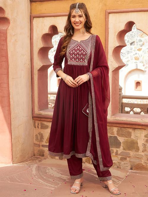 women maroon kurta pant set with dupatta - 20996161 - Very Small Image - 1