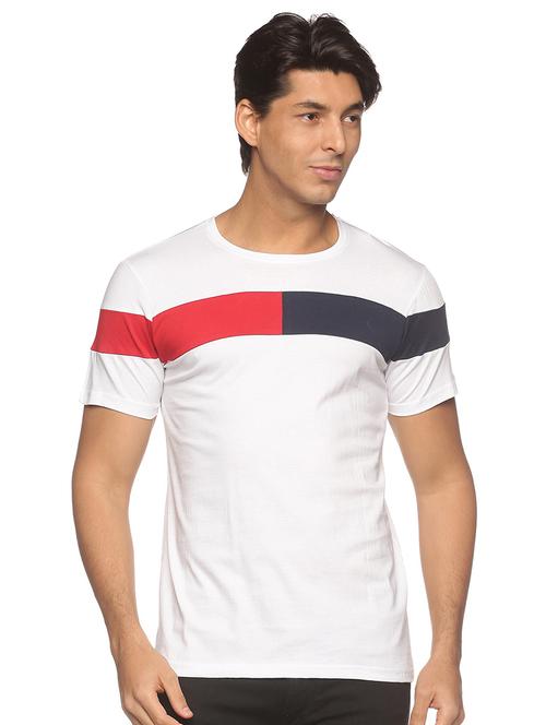 men round neck chest print t-shirt - 21064193 - Very Small Image - 1