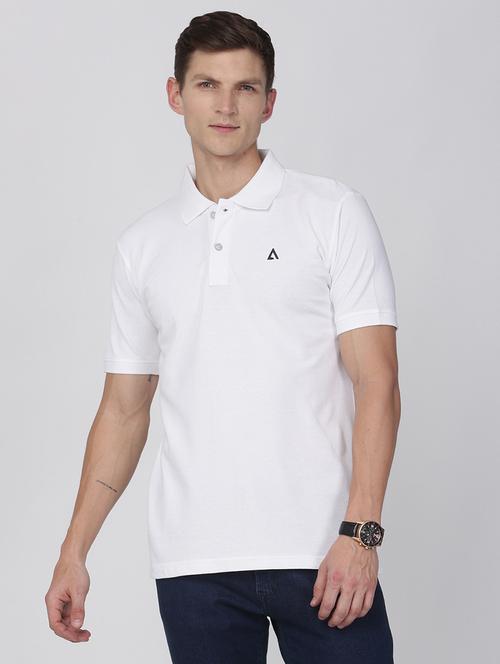 men round neck chest print regular t-shirt - 21065410 - Very Small Image - 1